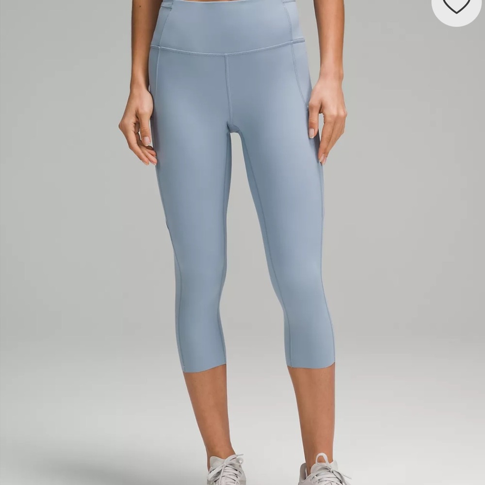 Lululemon Athletica Fast and Free High rise Crop Concrete Blue Size 6